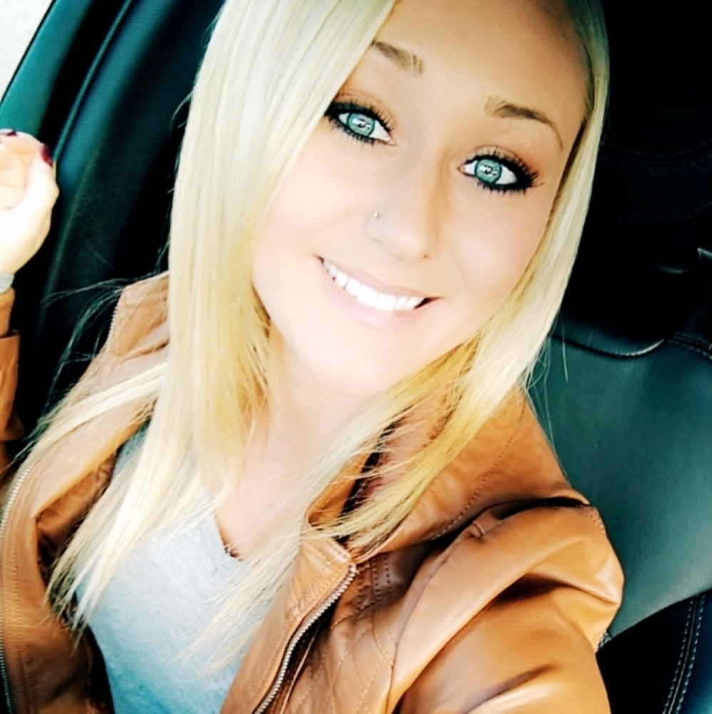 Meet your Posher, Kayla